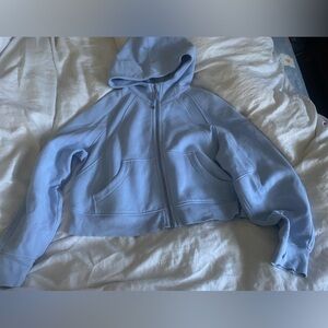 Lululemon Scuba Oversized Full-Zip Hoodie
ColourBlue Linen
SizeM/L